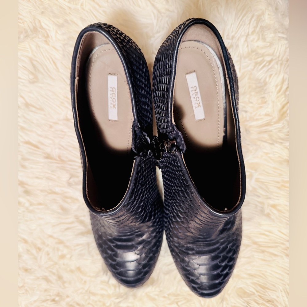 NWOT GEOX Navy Leather Shoes sz 9 - Picture 5 of 11